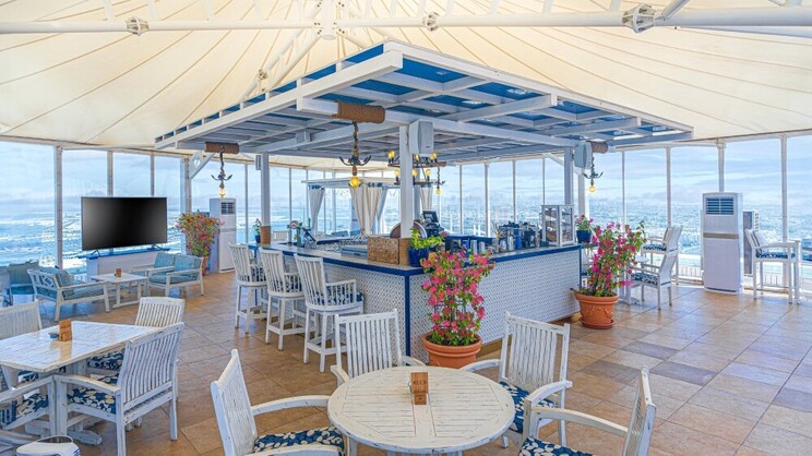 Hyatt Regency Dubai & The Galleria Residence